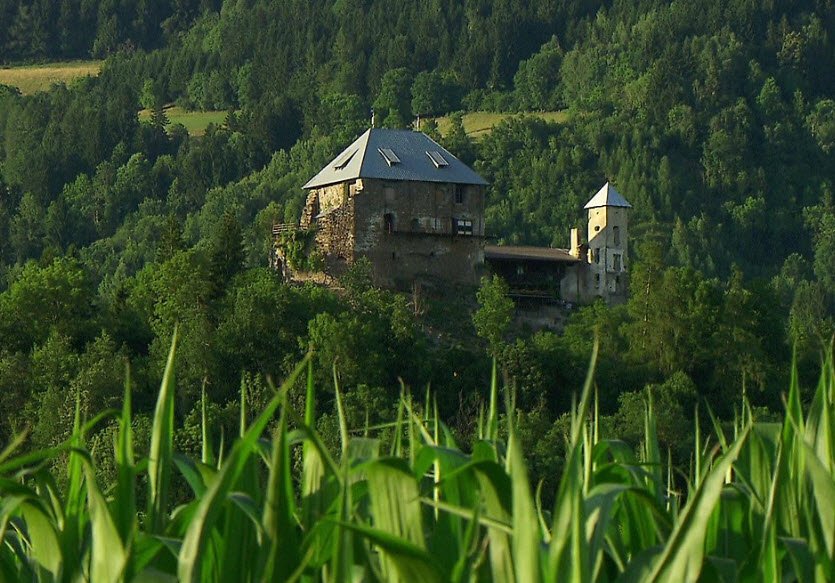 Ruine Haimburg, Germany